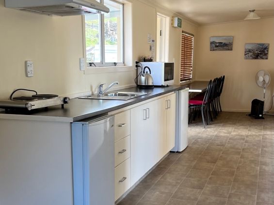 3-Bedroom Family Room kitchen